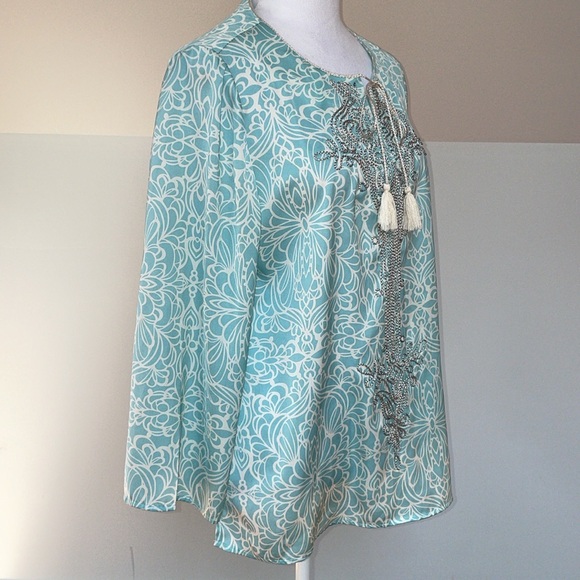 Chico’s Embellished Mirrored Scroll-Print Blouse - Picture 7 of 9